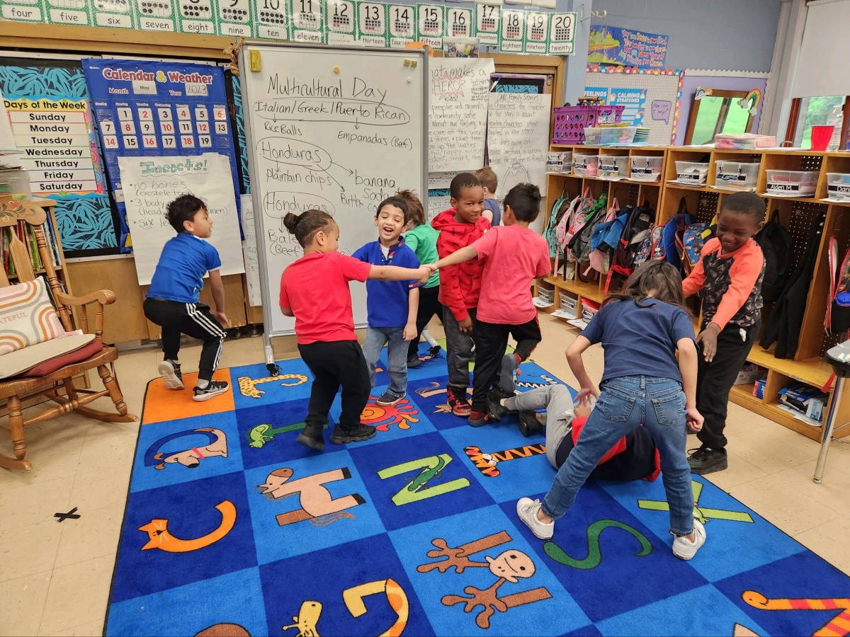 Vails Gate STEAM Academy Opens Its Doors to Families for Multicultural